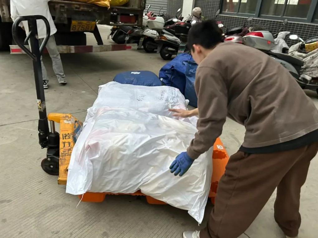 【愛心接力 秉承使命】嗨玩購集團(tuán)助力河南全省“新年穿新衣”困境兒童幫扶公益活動(圖6) IMG_261