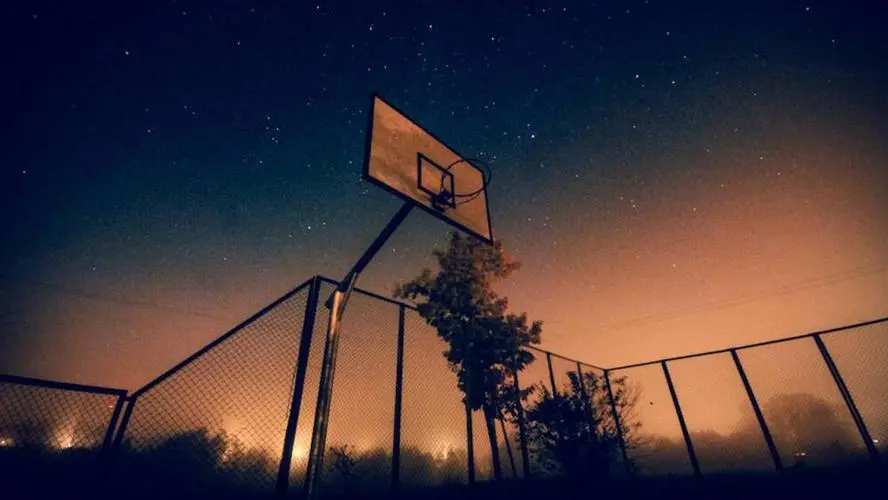 從季后賽最強球星，到倒數(shù)第一！自己選的路，含著淚也要走完