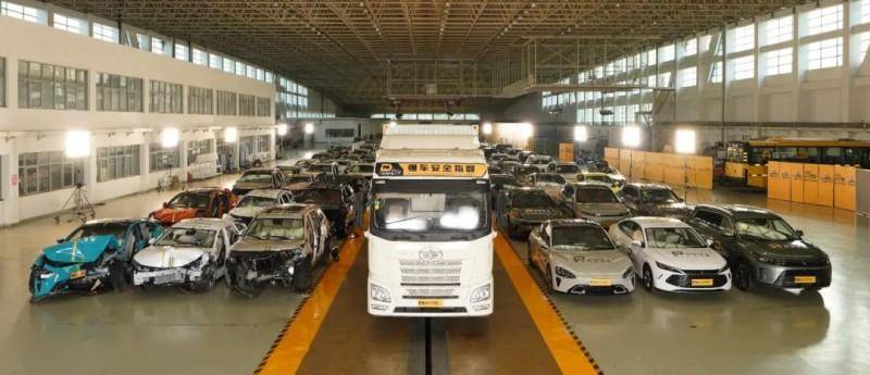 鉆卡測試挑戰(zhàn)車企極限？生命安全不是選擇題(圖1)