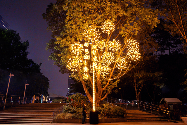 光繪鵬城 藝暖福田 ——2025 福田光影藝術季啟幕,以日常微光點亮城市新篇(圖1) 光繪鵬城 藝暖福田 ——2025 福田光影藝術季啟幕,以日常微光點亮城市新篇(圖1)