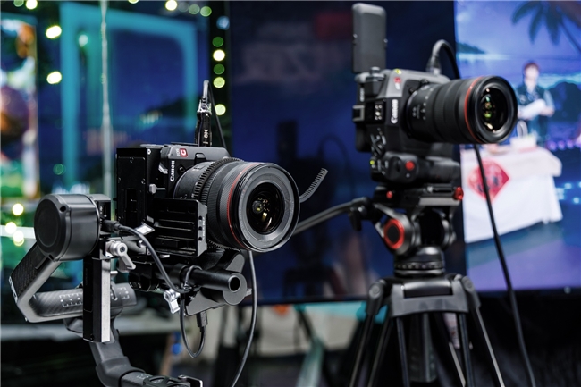 佳能EOS C50 團播首秀驚艷無憂之夜,明星感直播助推流量破百億(圖2) 佳能EOS C50 團播首秀驚艷無憂之夜,明星感直播助推流量破百億