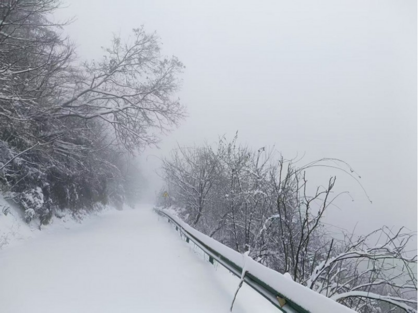 NazW6mEWsJMAKpQE.png image.png