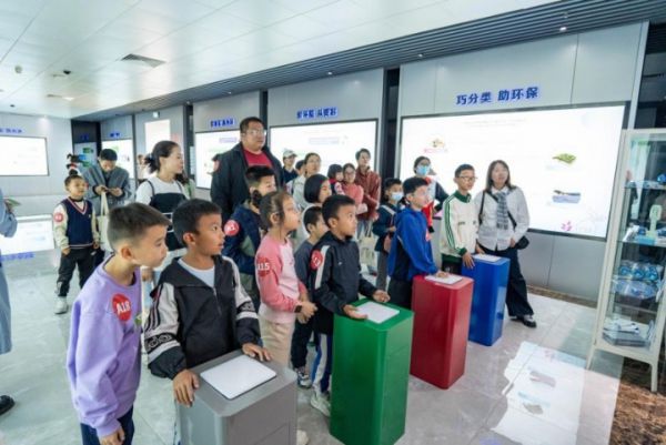 港灣街道開展親子環(huán)保研學活動:寓教于樂播撒綠色種子(圖3) 港灣街道開展親子環(huán)保研學活動:寓教于樂播撒綠色種子(圖3)