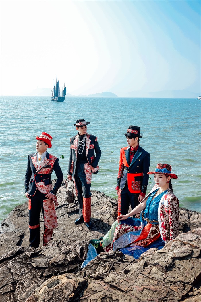 從長城到太湖，81歲朱炳仁“匠師熔裝”對話雙千年文脈