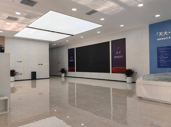 中交一公局八公司智慧小鎮二期項目一號樓順利通過竣工驗收